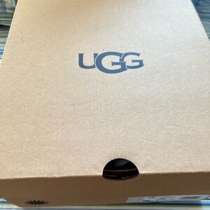 New Kid’s Ugg K Bolden Weather Boots. Size 4(USA). Size 3(UK).